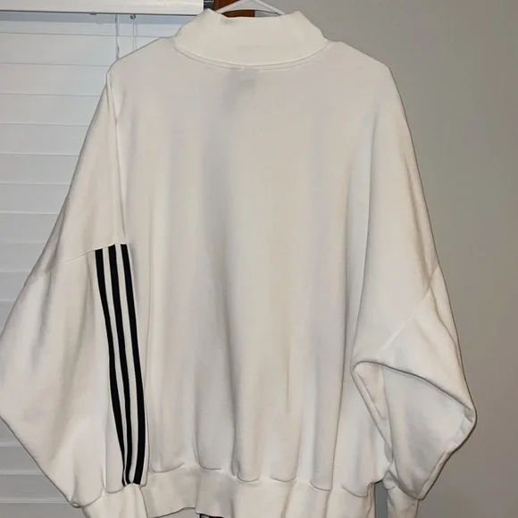 ❤️Like new White Adidas sweatshirt XL - Picture 3 of 4